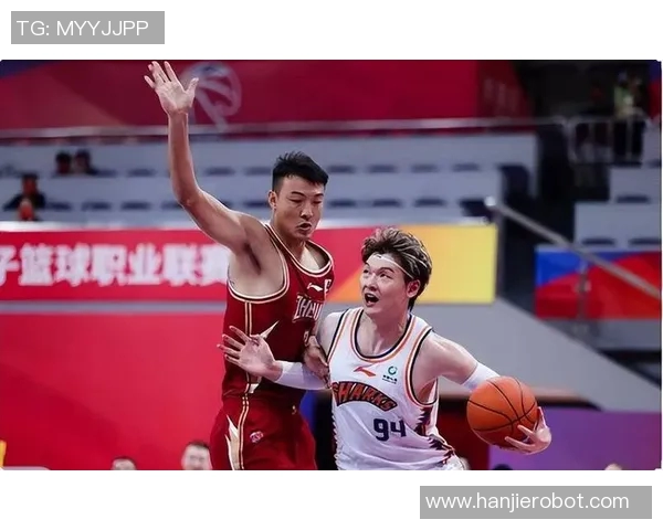 乌迪内与布雷西的激烈对决揭示意甲新赛季的竞争格局与球队实力分析